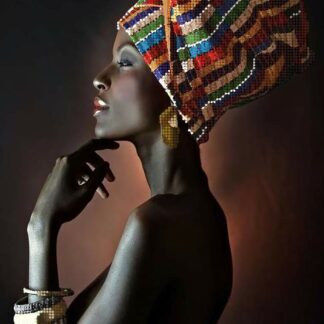 Profilo di una bellissima ragazza africana