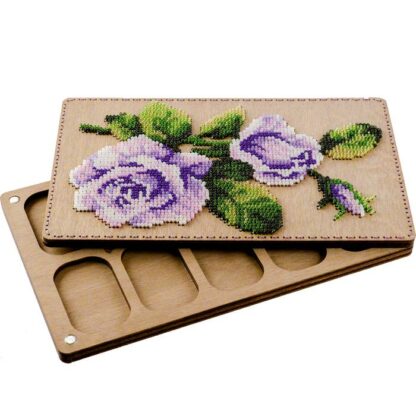 "Le rose". Kit-Contenitore di legno ricamo a perline