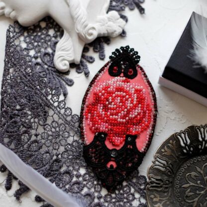 "Bellissima rosa". Kit-SPILLA ricamo a perline