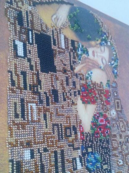 "Il bacio" di Gustav Klimt. Quadro ricamato a perline