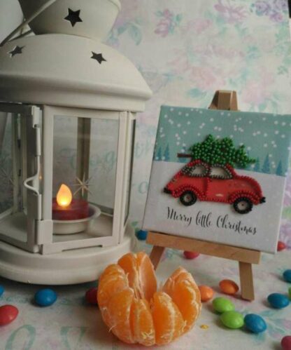"Merry little Christmas". Kit-pensierino ricamo a perline, con cavalletto - Image 2
