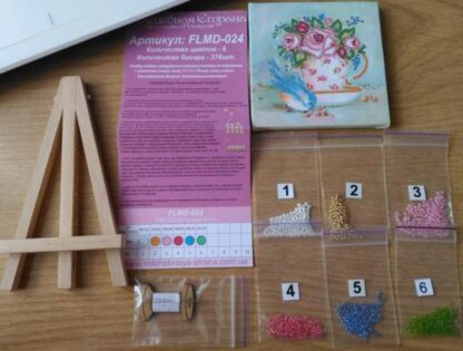 "Uccellino blu. Vintage". Kit-pensierino ricamo a perline, con cavalletto - Image 3