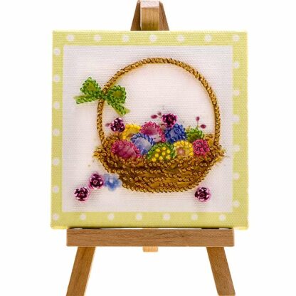 "Cestino con uova di Pasqua". Kit-pensierino ricamo a perline, con cavalletto