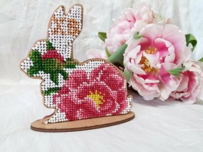 "Coniglietto. Fiore rosa". Kit ricamo a perline in legno - Image 3