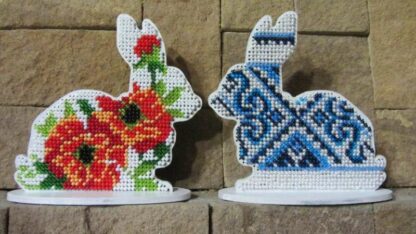 "Coniglietto. In fiori rossi". Kit ricamo a perline in legno - Image 4