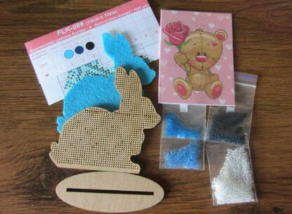 "Coniglietto. Ornamento blu". Kit ricamo a perline in legno - Image 2