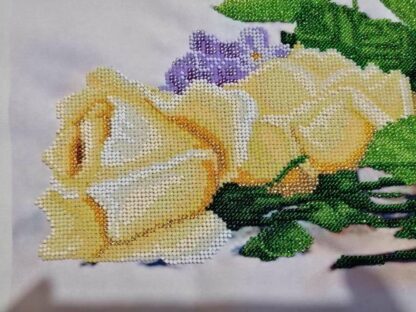 "Rose gialle e lilla" di  Paul de Longpre. Schema ricamo a perline - Image 3