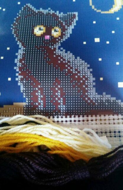 "Gatta nera". Kit-ricamo per cuscino - Image 2