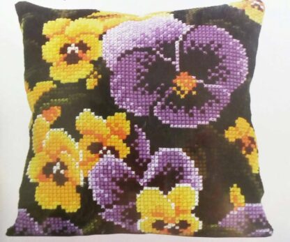 "Viole del pensiero". Kit-ricamo per cuscino