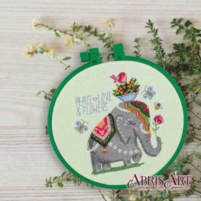 "Elefante indiano". Kit ricamo punto croce con telaio