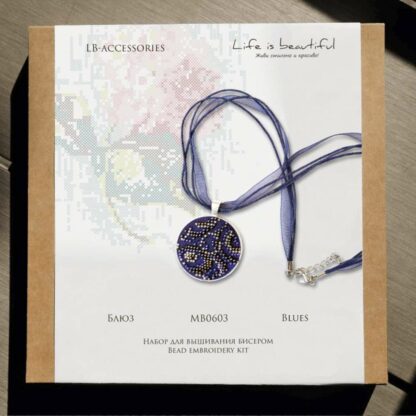 "Blues". Kit-Collana ricamo a perline - Image 4