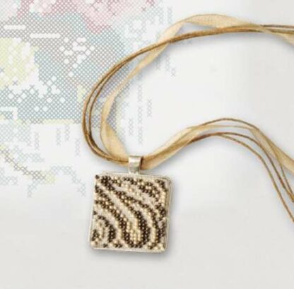 "Sandy". Kit-Collana ricamo a perline