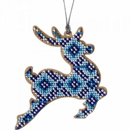 “Renna. Ornamento blu”. Decorazione di Natale ricamo a perline in legno