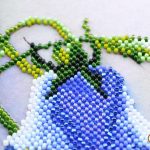 “Campanula”. Kit ricamo a perline con base di velours